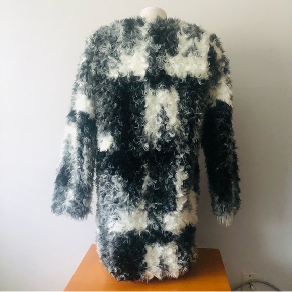 Zara Basic Collection Fuzzy Coat with Loop Hook Closures in Black & White Size S - Picture 4 of 16